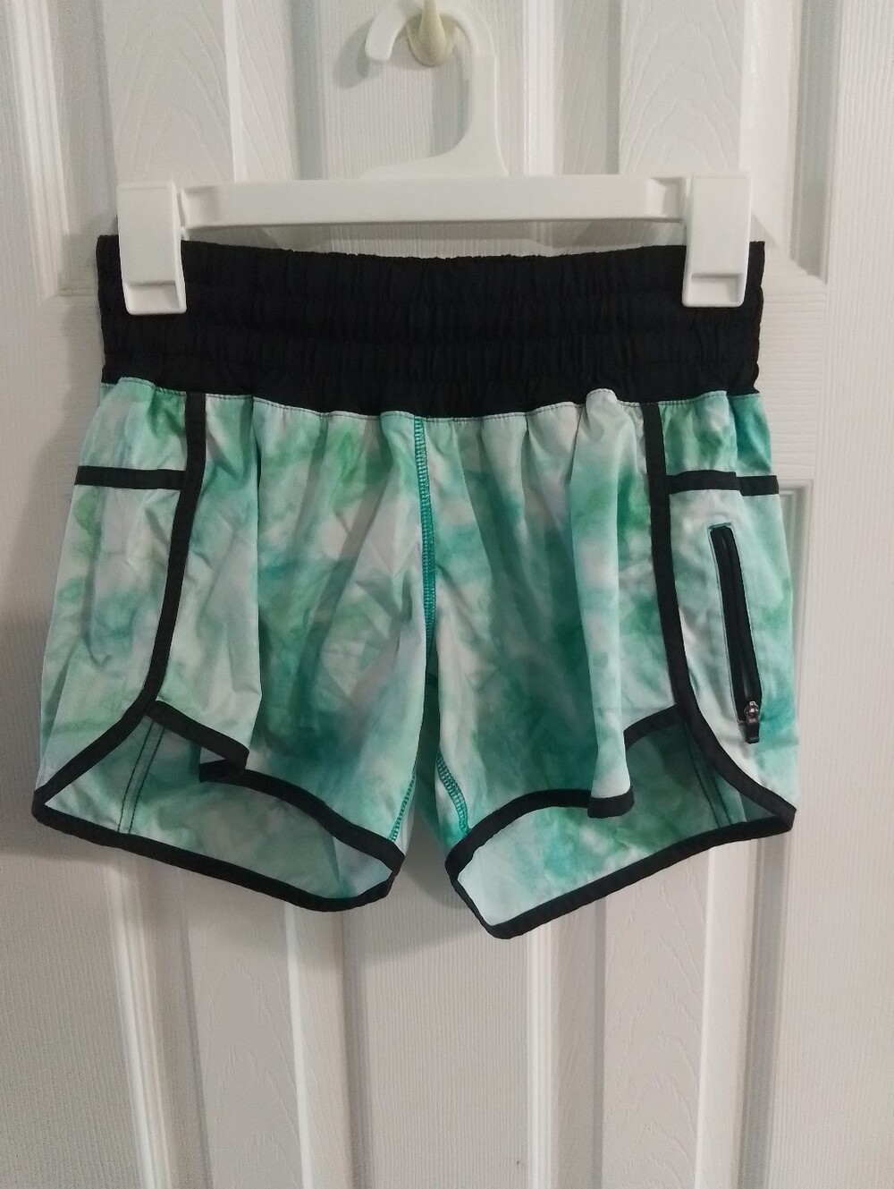 Lululemon Women’s Green Tie-Dye Athletic Shorts with Black Trim